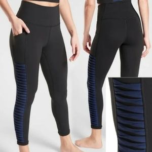 Athleta Salutation Twist 7/8 Tight Powervita Leggings Black Blue SzS